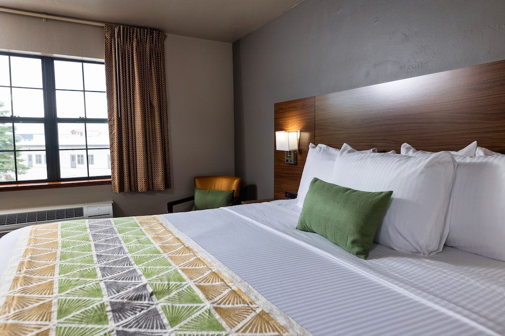 Executive 2 Room Suite, 1 King Bed - Photo 4