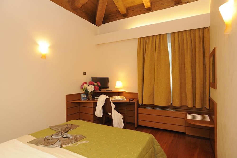 Superior Room (1 person) photo 3