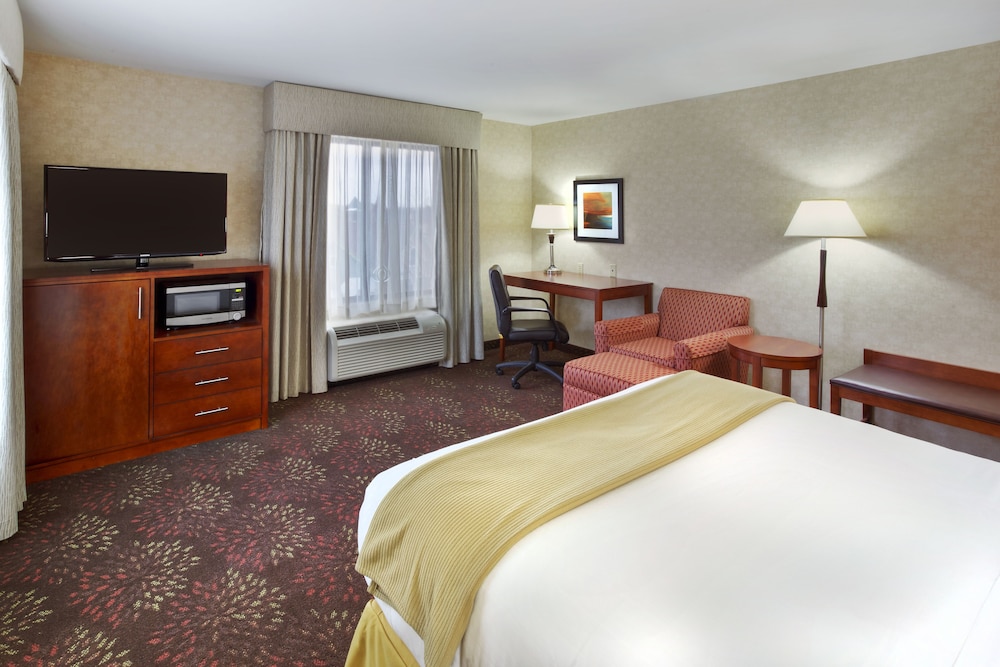 Standard Room, 1 Queen Bed, Accessible (Mobility, Roll-In Shower) photo 1