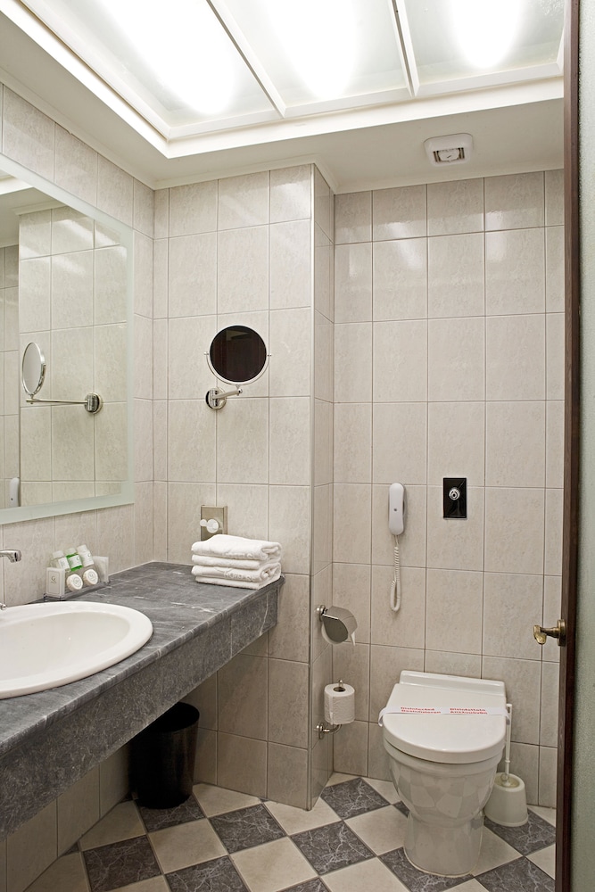 Standard Double Room - Photo 5