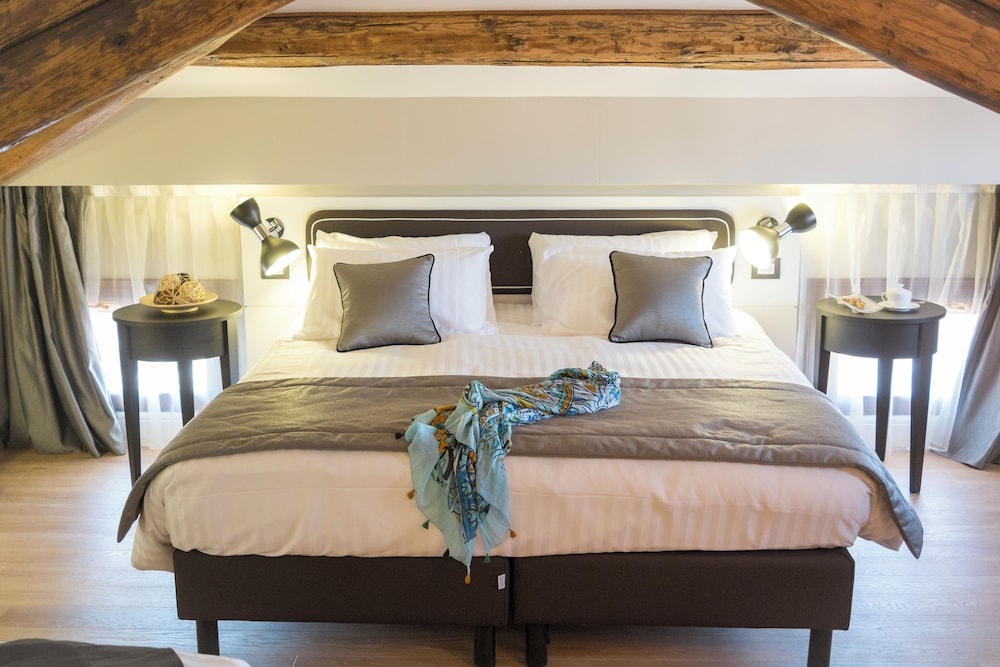 Deluxe Double/Triple Room - Photo 2
