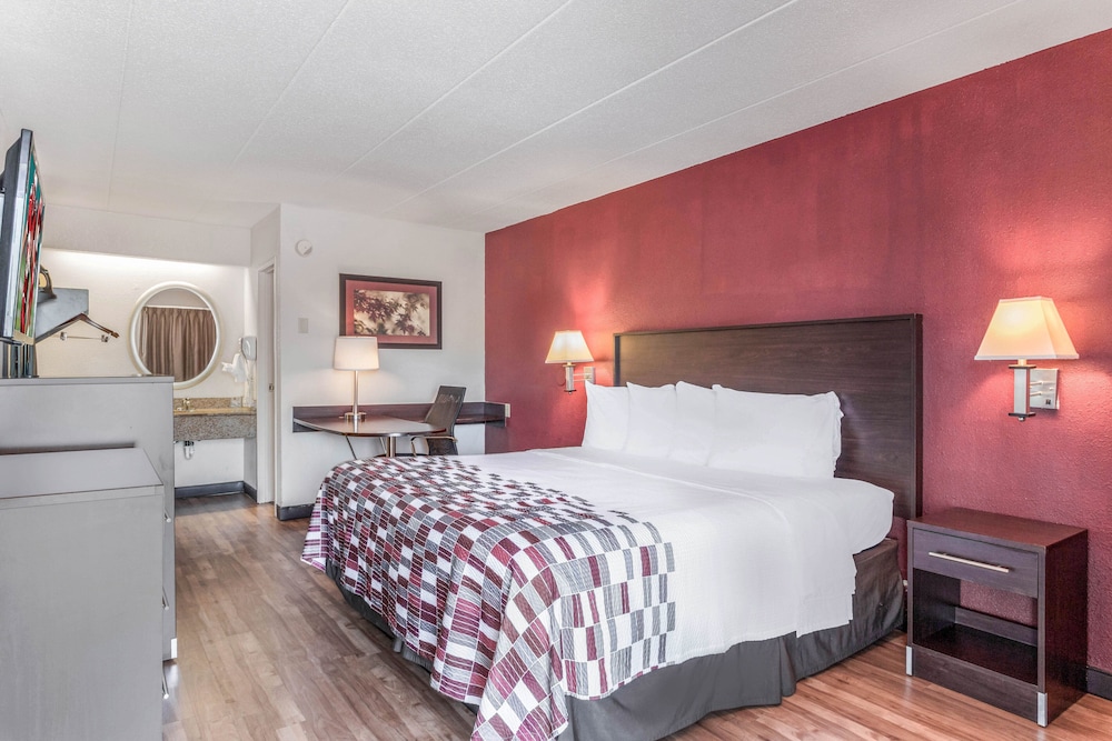 Superior Room, 1 King Bed, Non Smoking - Photo 1
