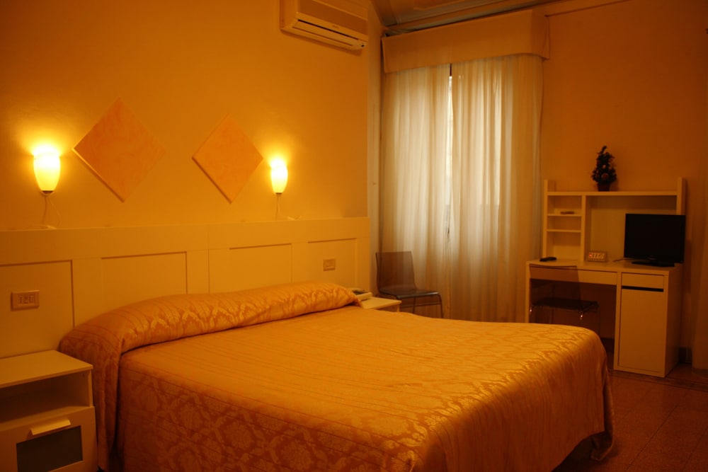 Triple Room - Photo 2