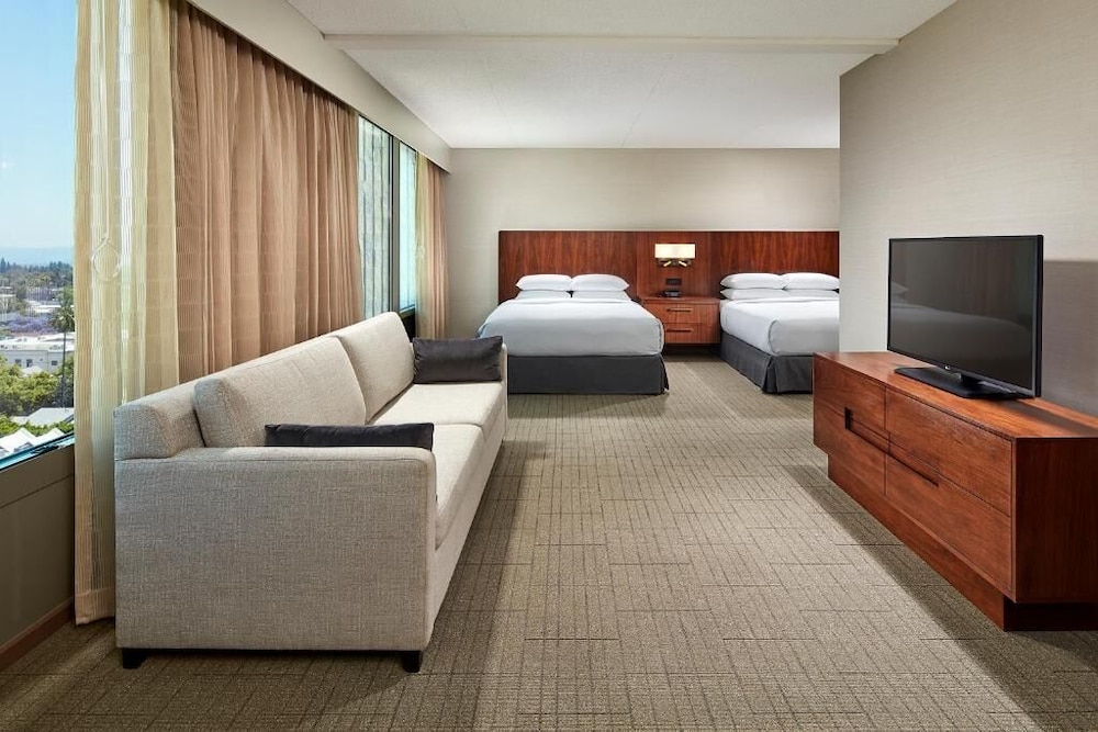 Studio Suite, 2 Queen Beds, Accessible, Bathtub (Mobility)