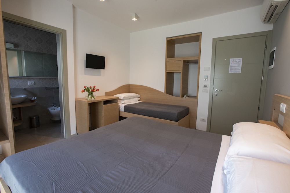 Triple Room, Balcony