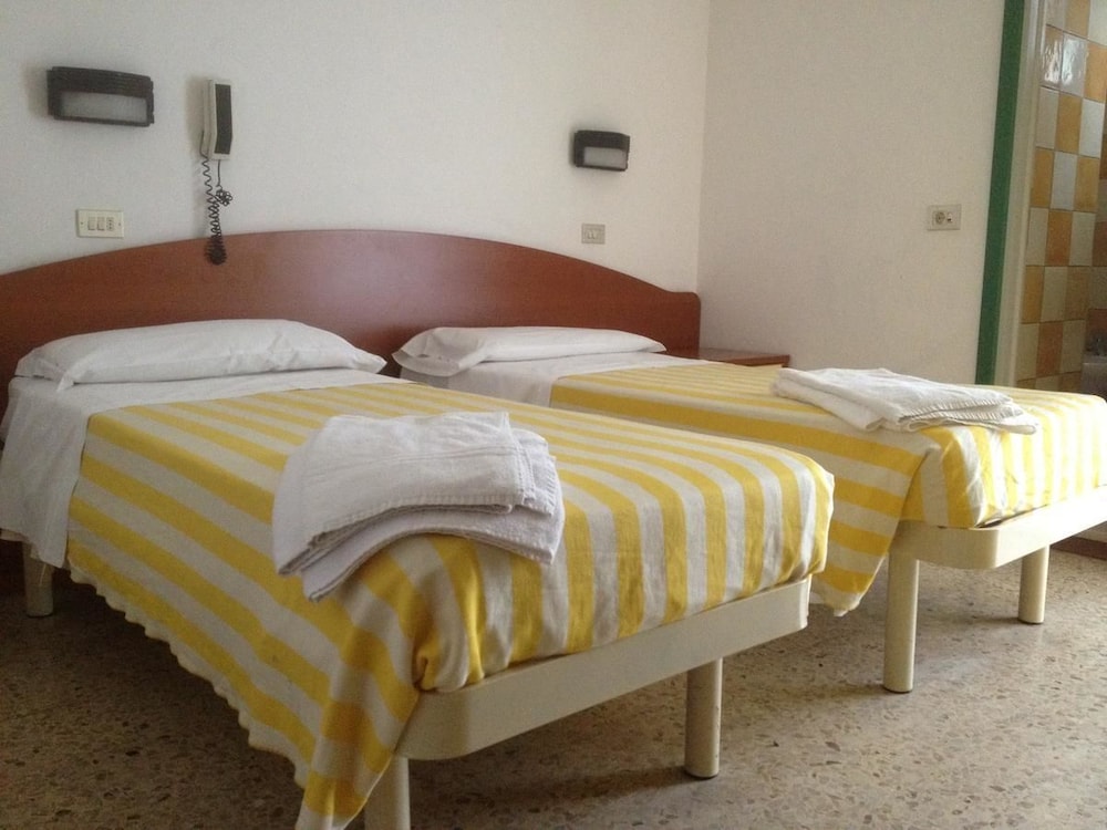 Twin Room, 2 Twin Beds, Annex Building photo 1