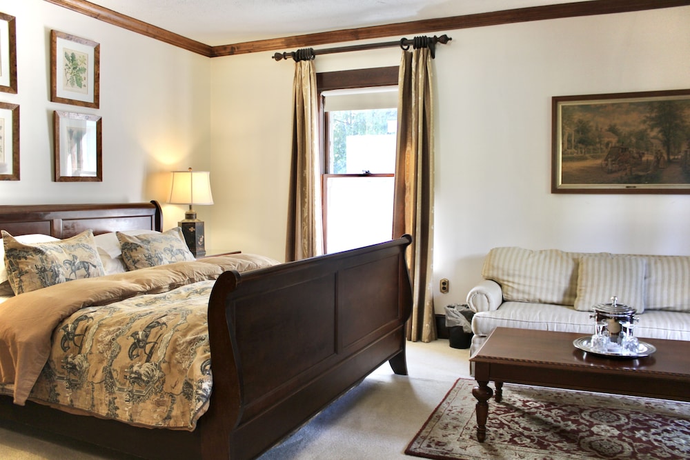 Standard Suite, Multiple Beds, Non Smoking (Equestrian) photo 1
