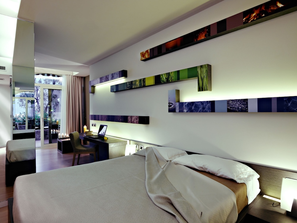 Junior Suite, Patio, Lake View (Garden, 2 people) photo 1