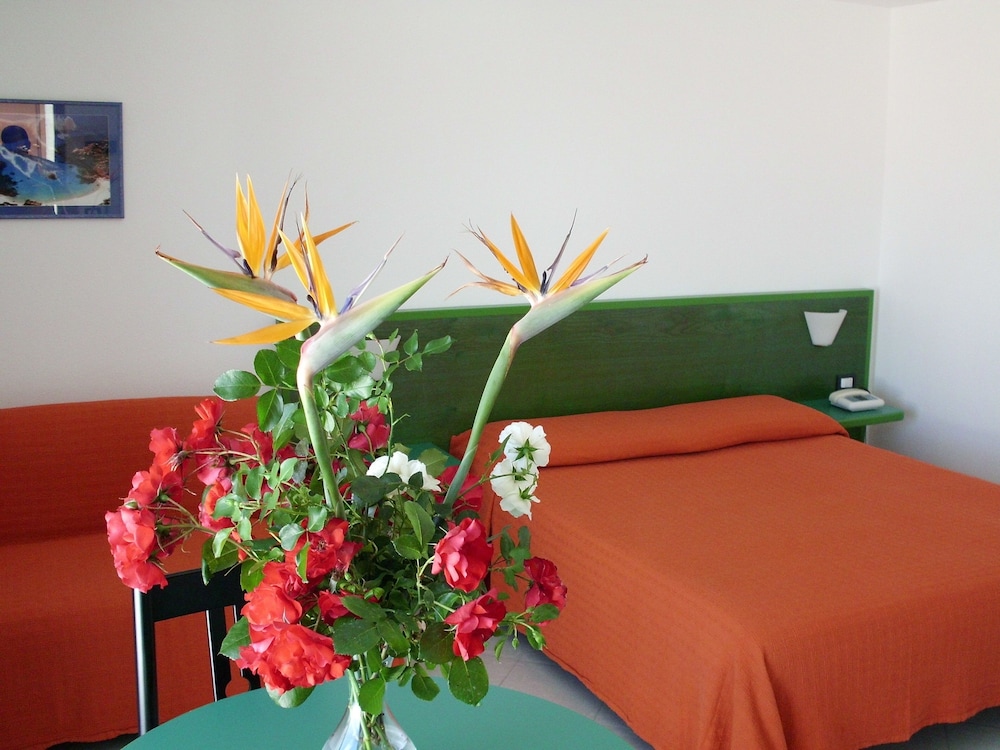 Comfort Triple Room, Ocean View - Photo 2