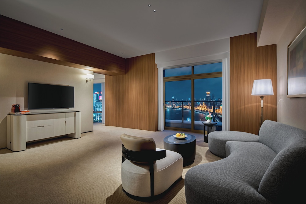 Diplomat Suite King photo 2