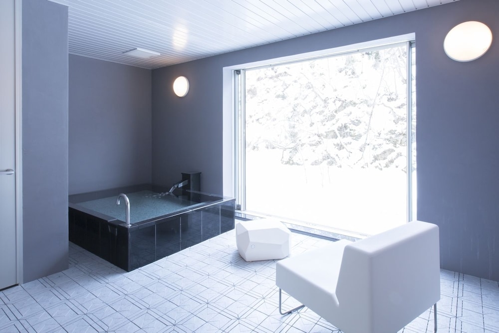 Suite with Mist Sauna, Large Twin photo 2