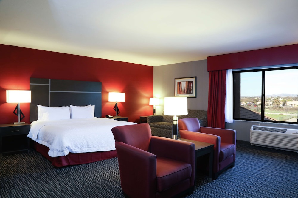 Suite, 1 King Bed, Accessible, Non Smoking - Photo 4