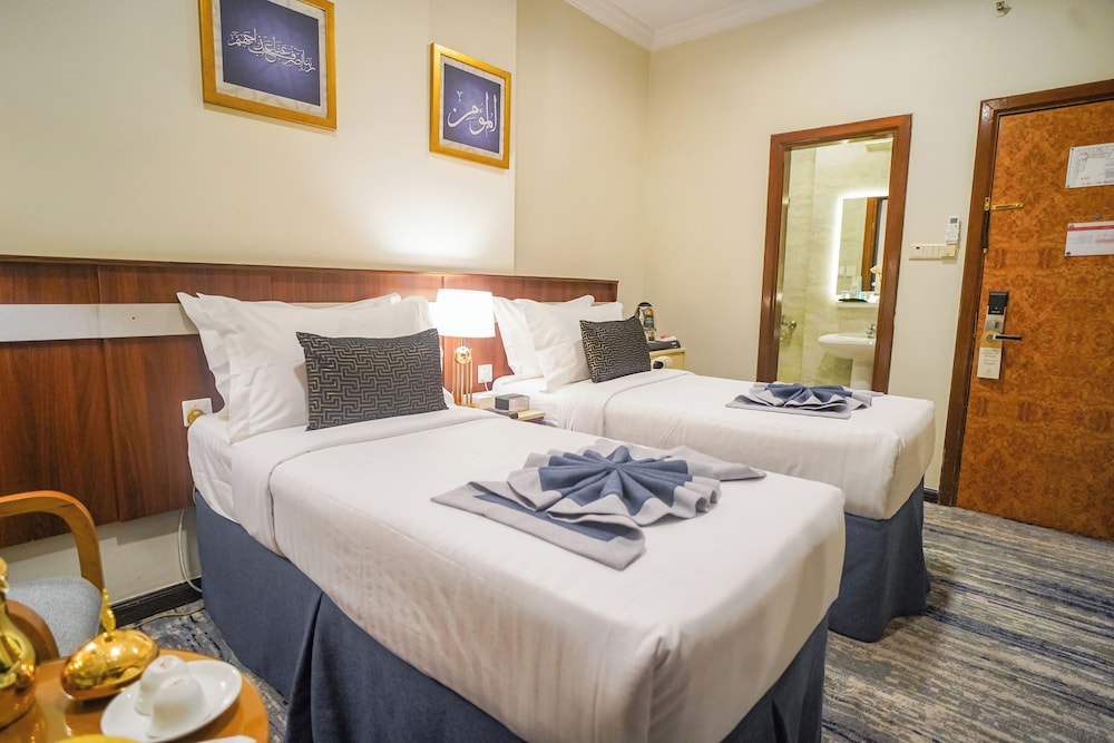 Standard Double or Twin Room - Photo 8