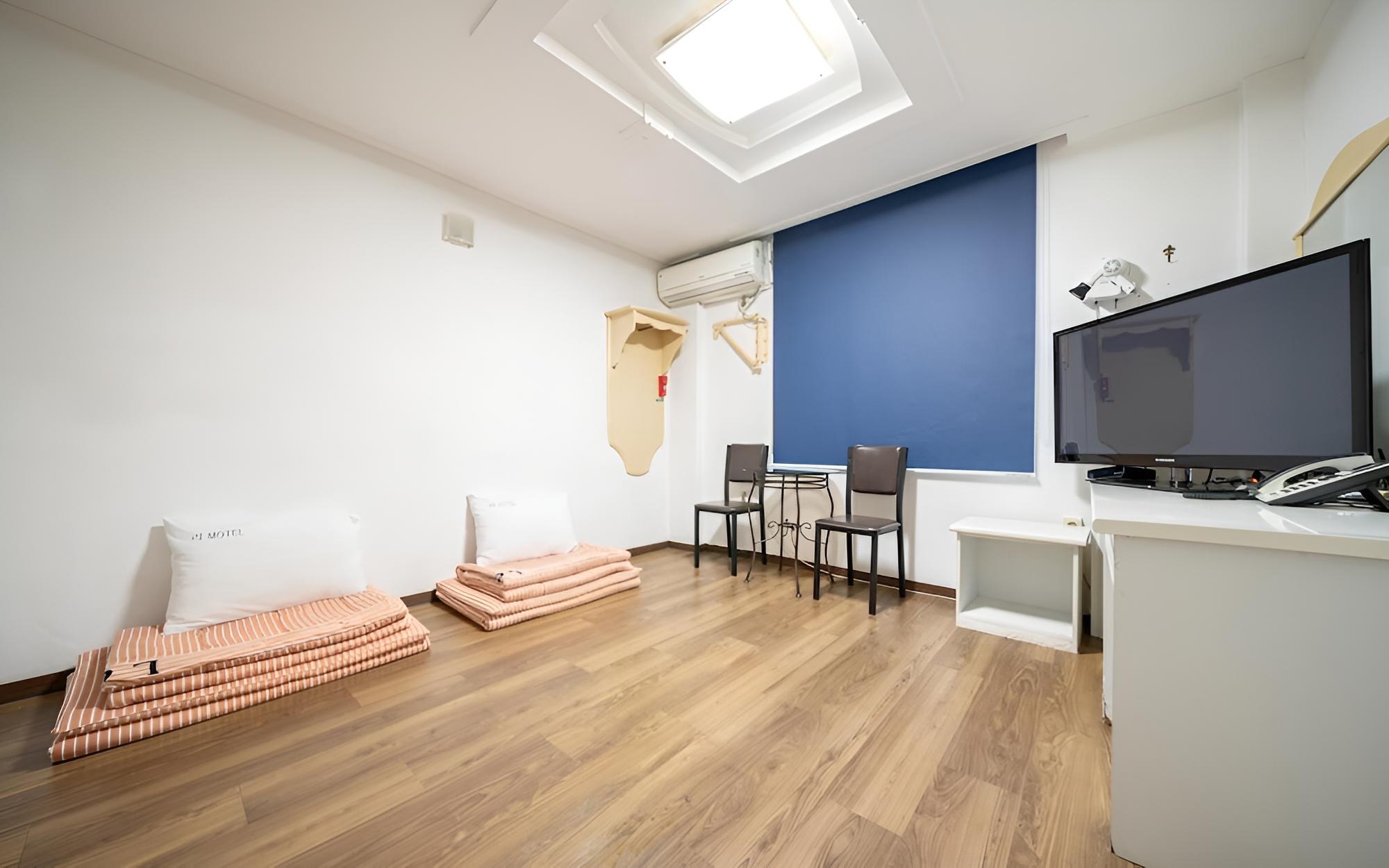 Room (On-dol) photo 1