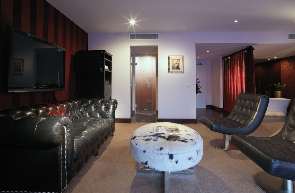 Penthouse photo 3
