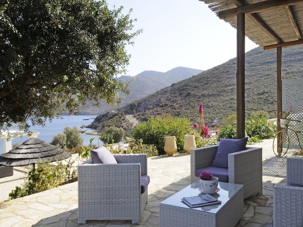 Deluxe Apartment, 1 Bedroom, Sea View (Amalthea) photo 2