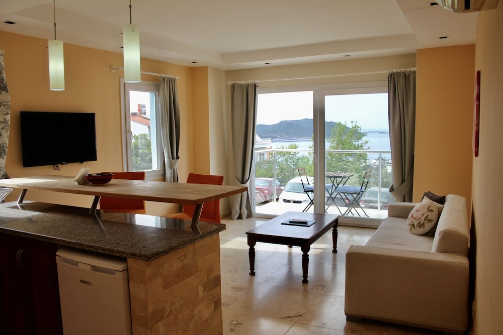 Suite, Balcony, Sea View (Master)