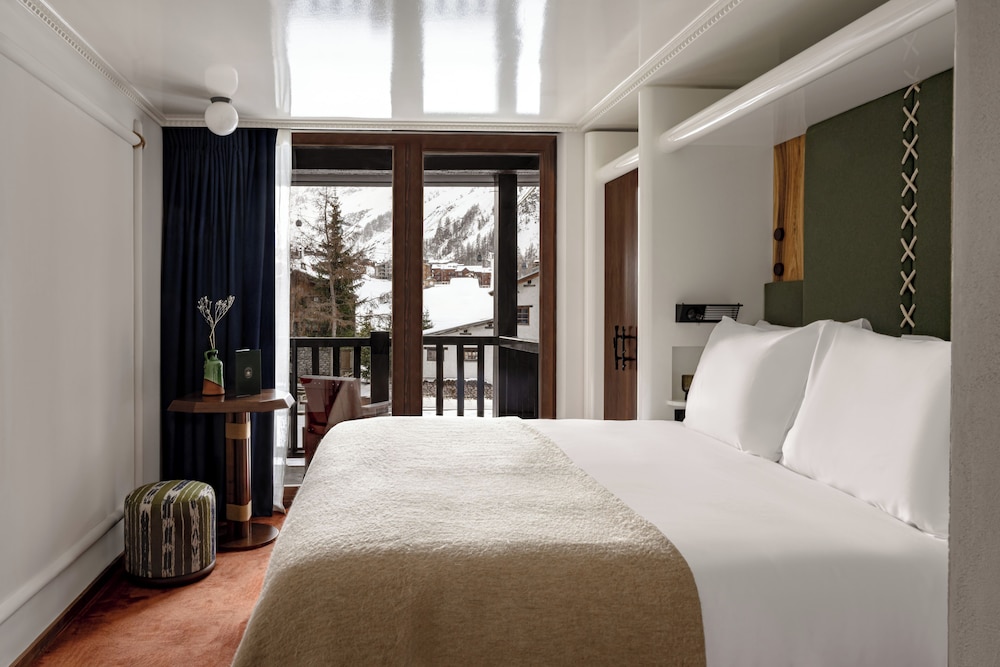 Room, Balcony (Val d Isere)