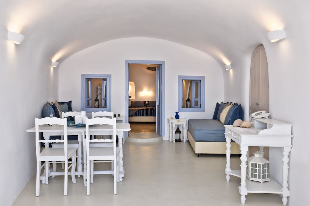 Villa, 1 Bedroom, Pool Access (Caldera View) photo 1