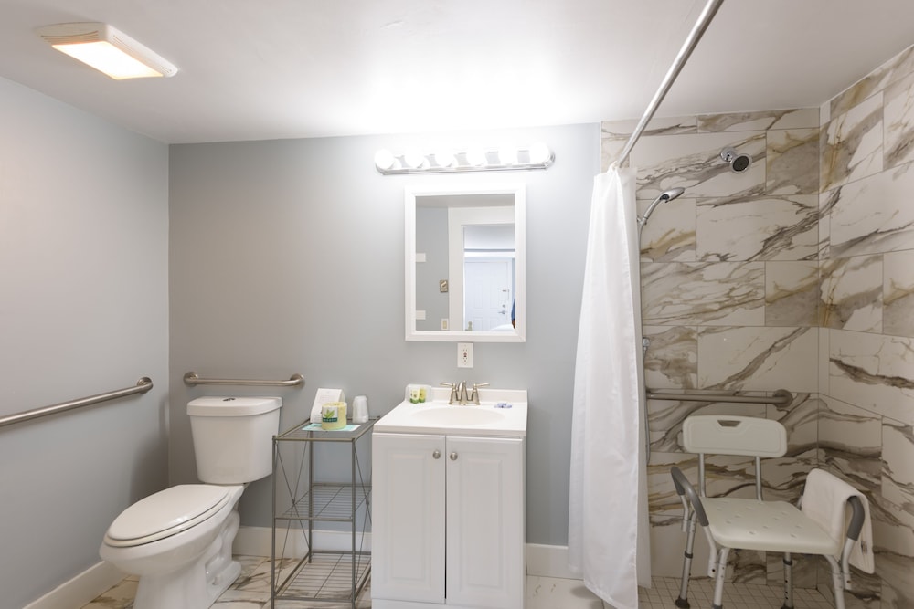 MV Surfside Hotel, Bilde 5