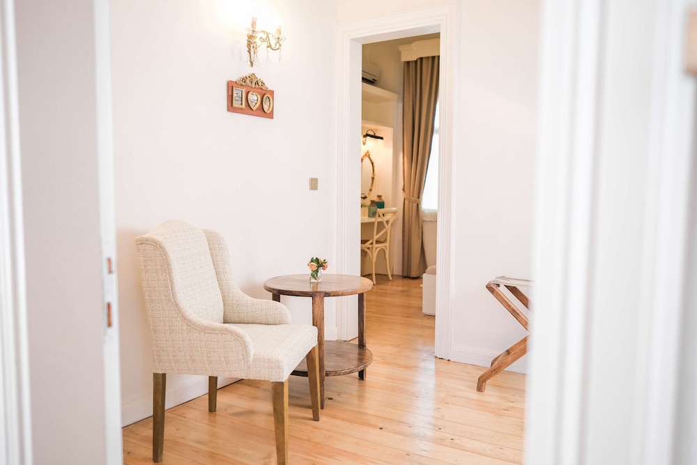 Presidential Suite (with Jacuzzi on Terrace) photo 3