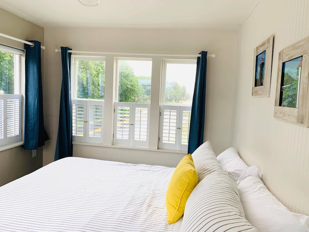 Deluxe Three Bedroom with Kitchen photo 1