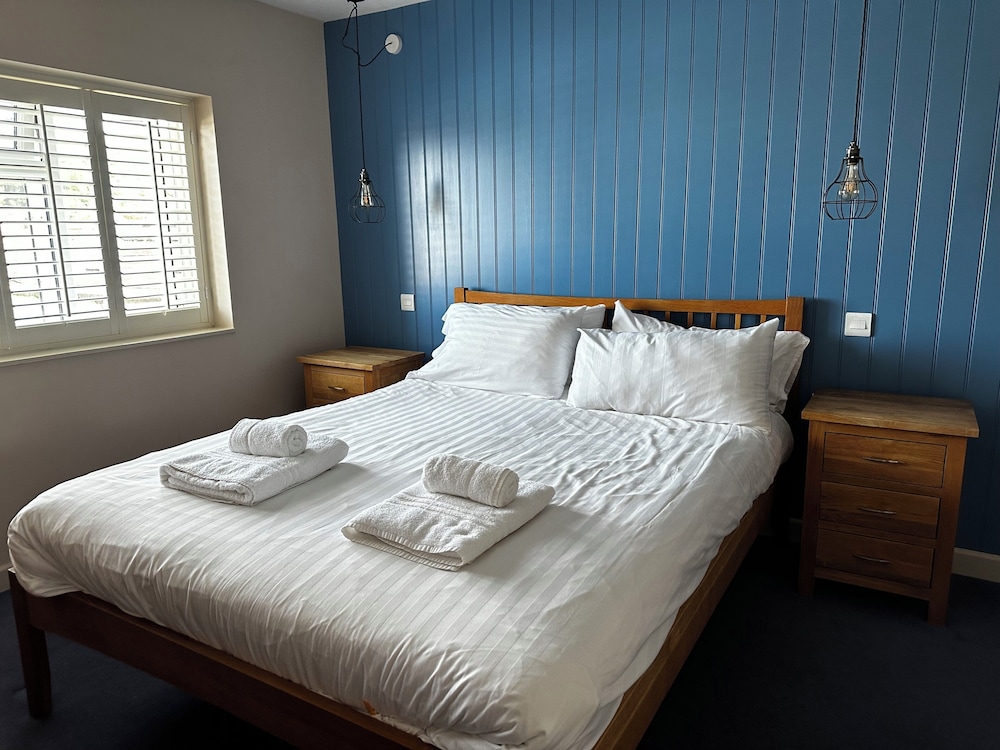 Standard Room, 1 King Bed, Sea View photo 1