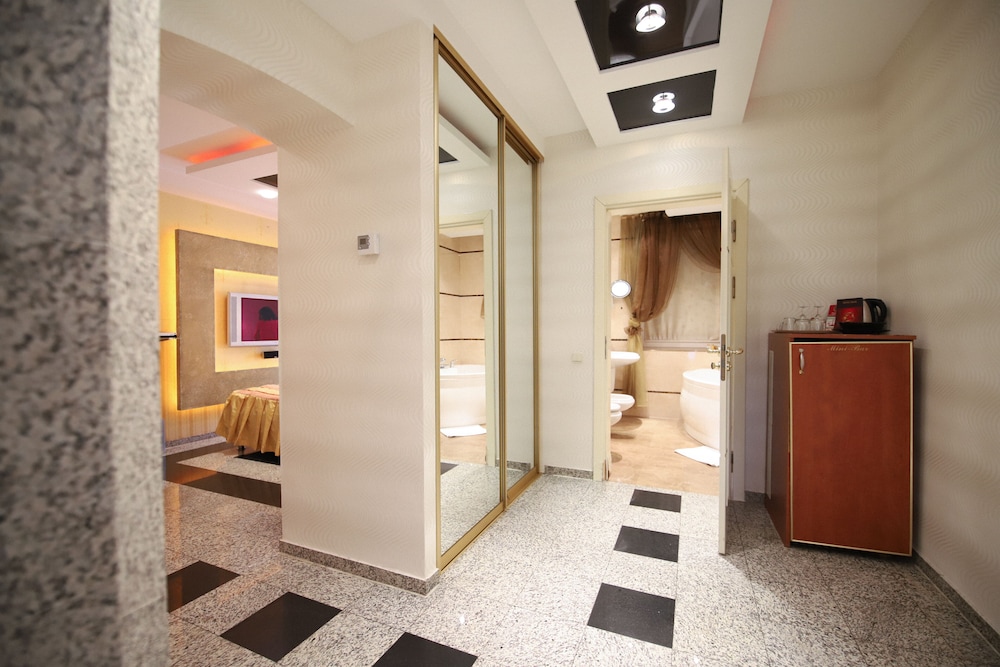 Luxury Double or Twin Room photo 2