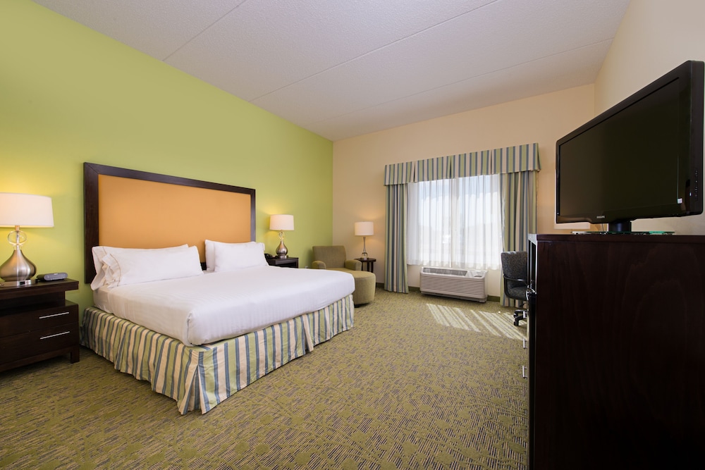 Standard Room, 1 King Bed, Accessible Bathtub (Communications) - Photo 4