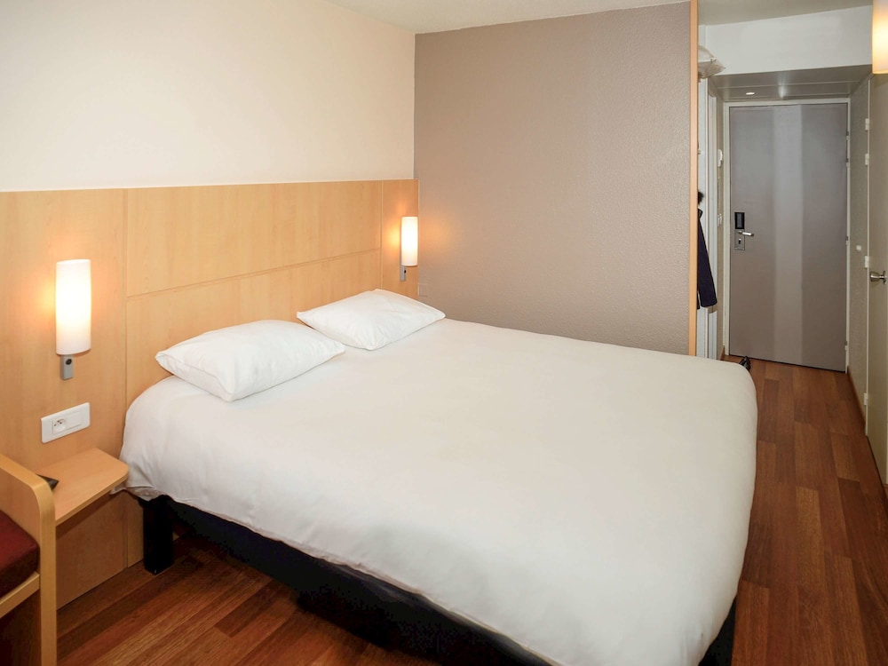 Room, 1 Double Bed - Photo 8
