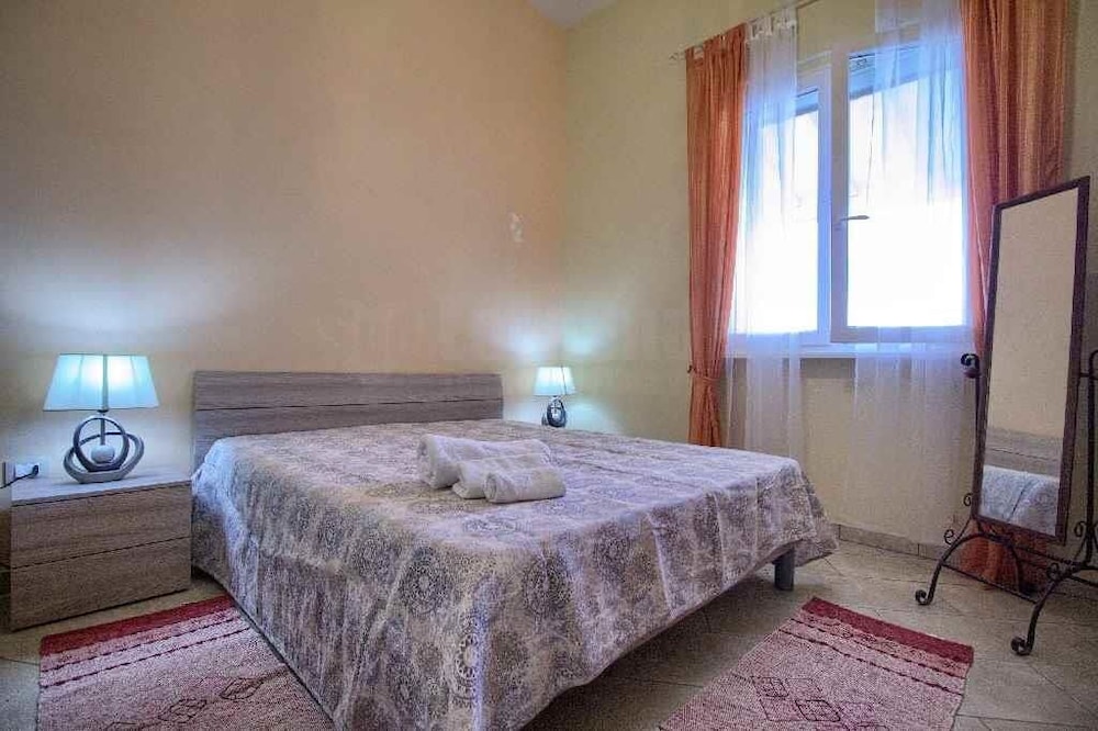 Studio (1 Bedroom)