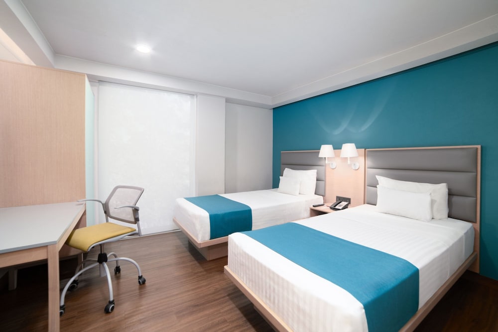 Suite, 1 Bedroom - Photo 4