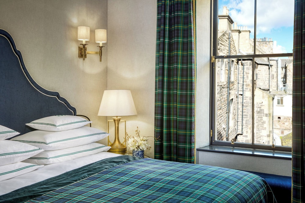 One Bedroom King Suite - Photo 3