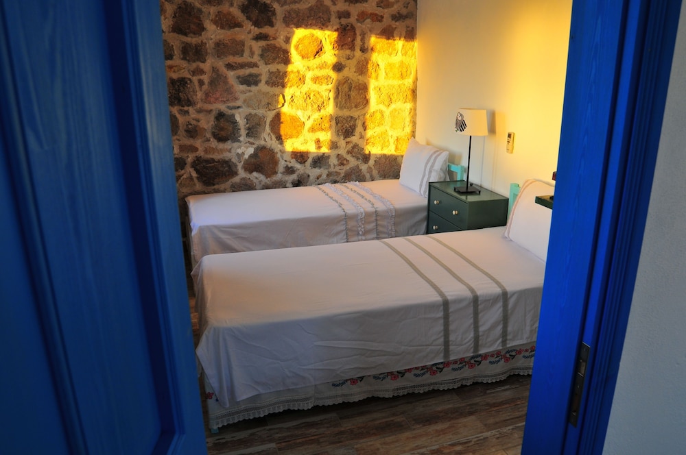 Suite, Terrace, Mountain View photo 1