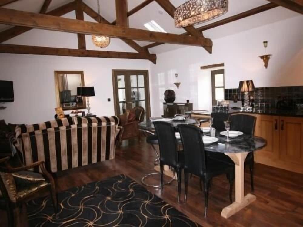 Apartment, 2 Bedrooms (The Opulent) photo 3