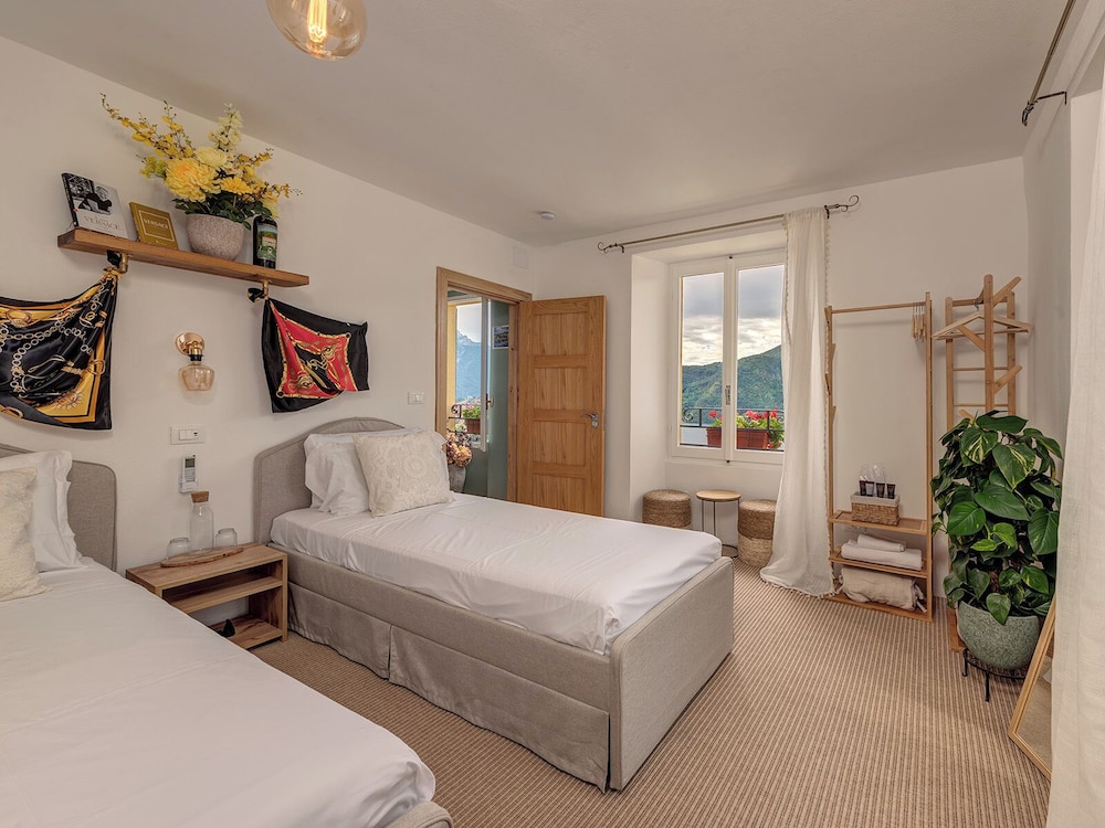 Comfort Twin Room, Lake View