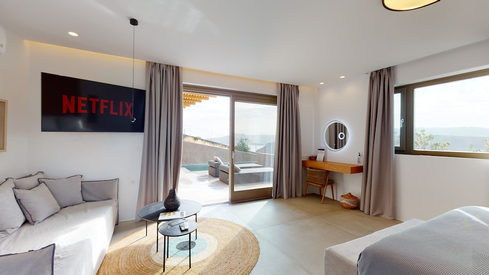 Honeymoon Suite