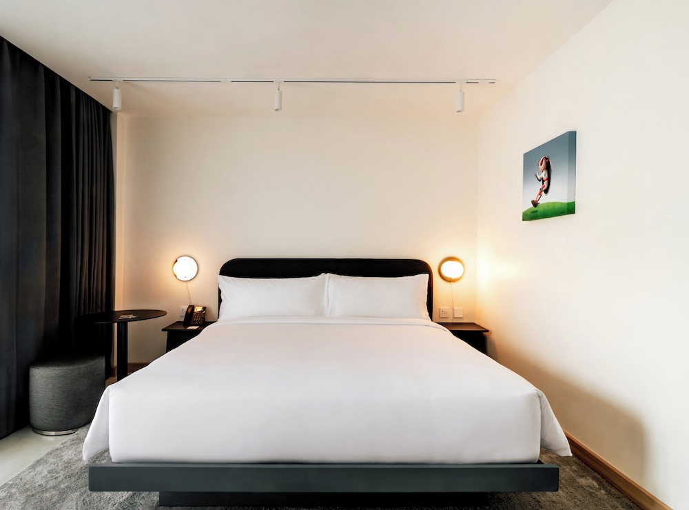 Standard Room, 1 King Bed photo 2