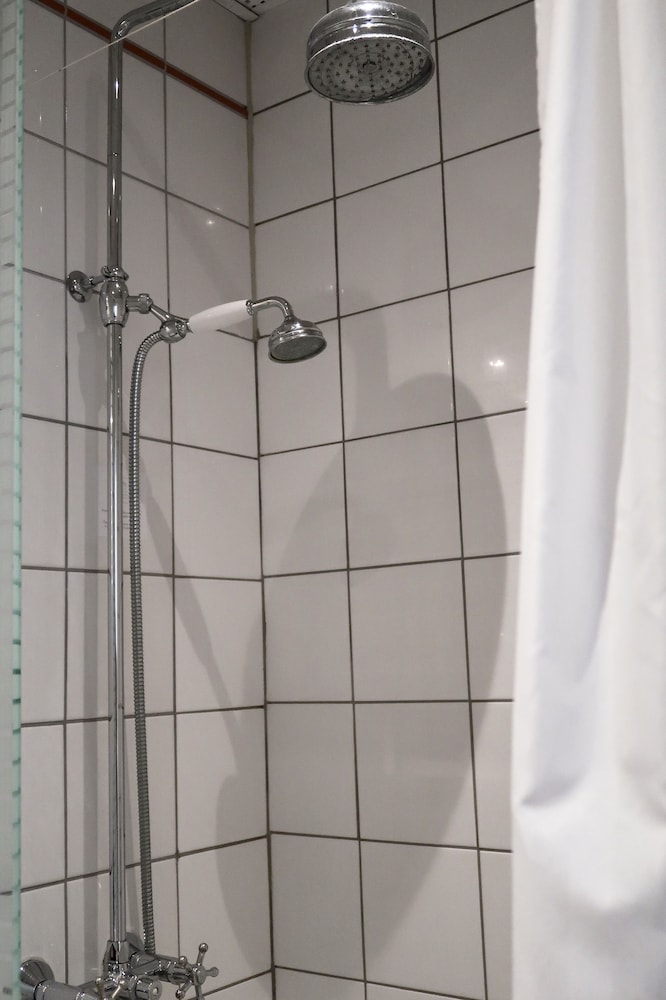 Design Twin Room - Photo 8