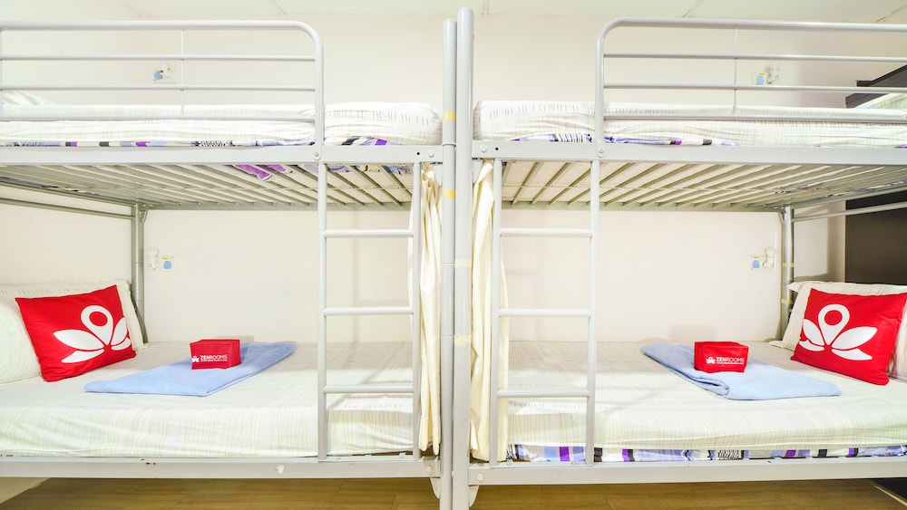 Female Shared Room, 9 Beds (No Windows) photo 1