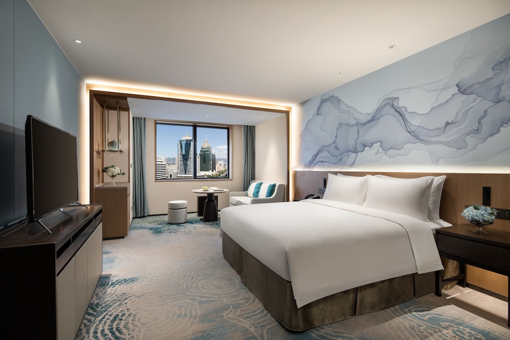 Deluxe King Room - Photo 1