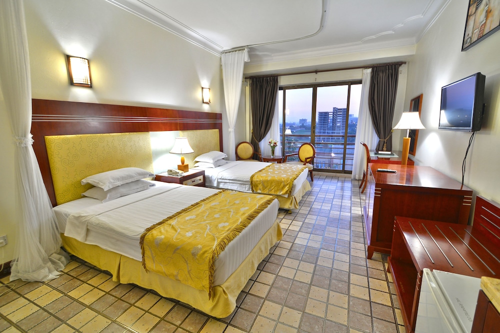 Deluxe Twin Room, 2 Bedrooms, Accessible, City View photo 2