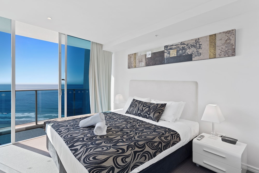 Apartment, 2 Bedrooms, 2 Bathrooms, Ocean View (Level 32) photo 1