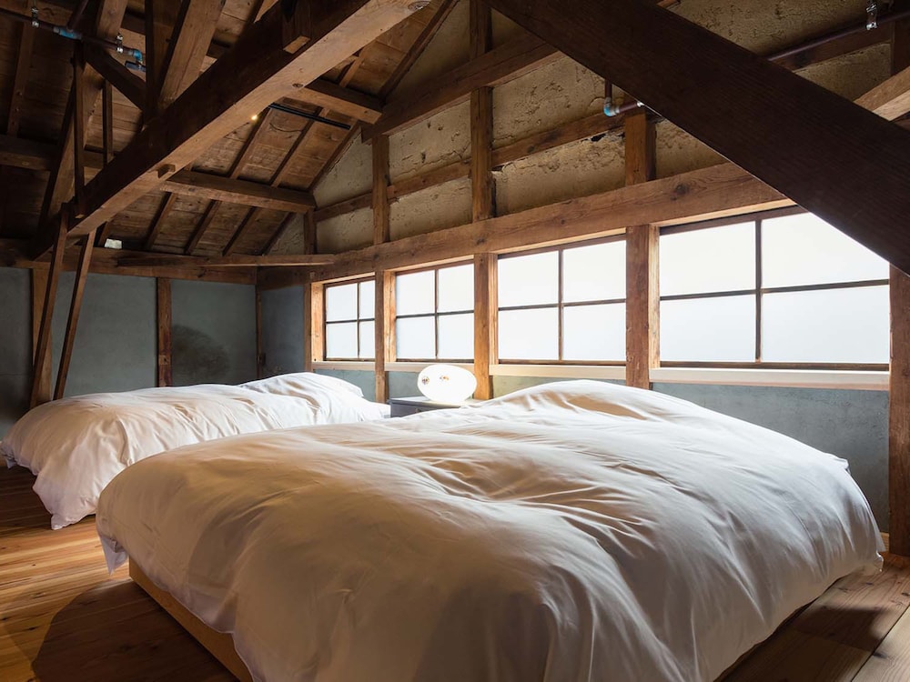 Room, 64sqm, Max. 5 people, 4 Double beds + 1 Extra futon, Non Smoking - Photo 4