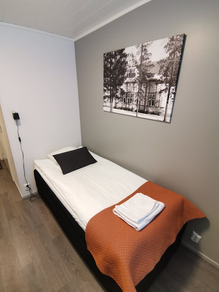 Compact Single Room photo 1