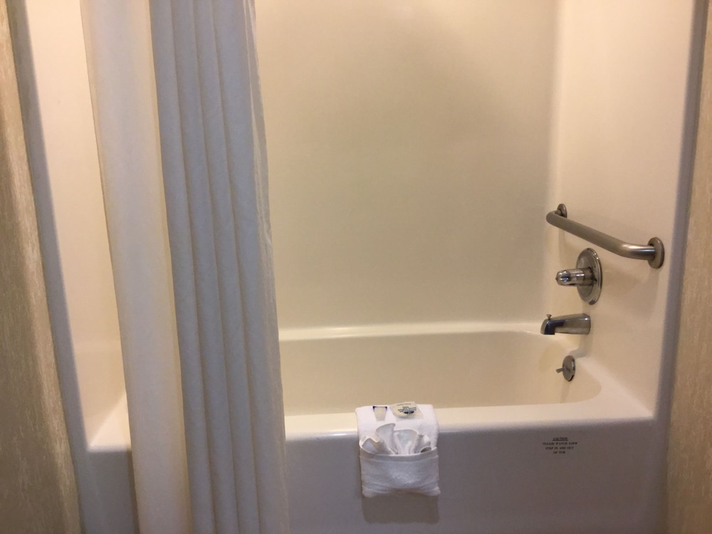 Suite, 1 King Bed, Non Smoking, Jetted Tub - Photo 6