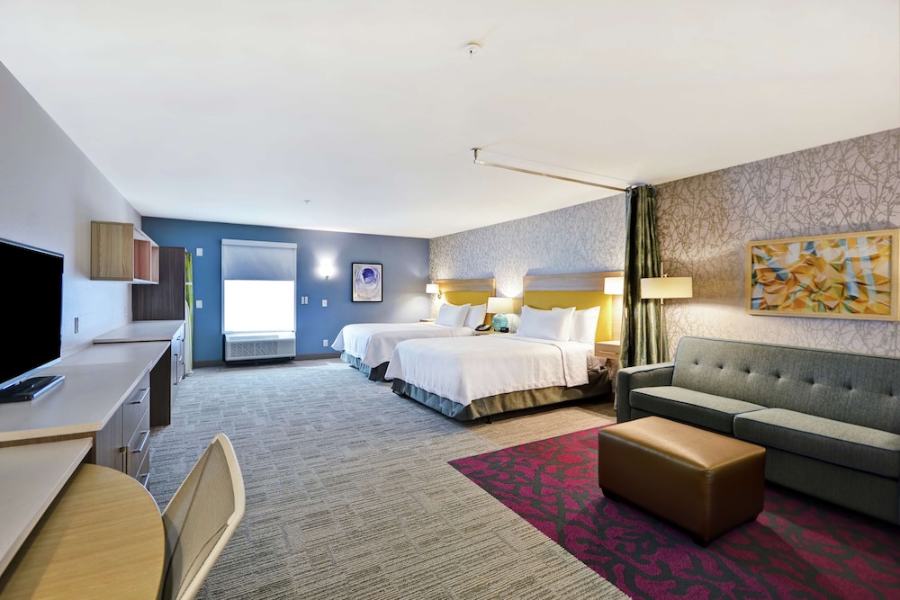 Studio, 2 Queen Beds, Accessible, Bathtub (Mobility & Hearing) photo 2