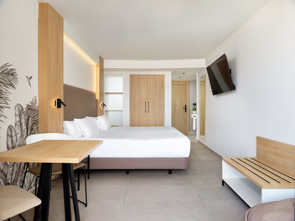 Double Room, Partial Ocean View