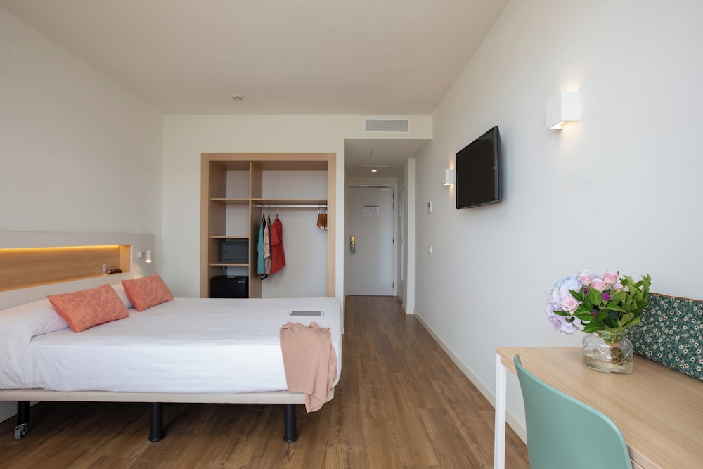 Superior Double Room, Partial Sea View - Photo 3