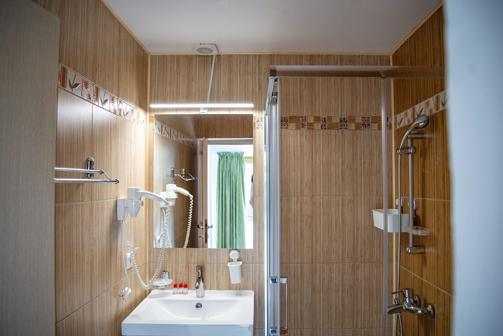 Standard Double Or Twin Room photo 3